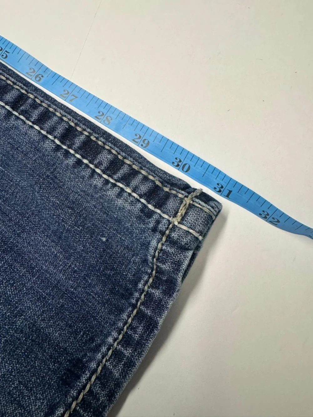 Cinch Women's Bootcut Jeans in Faded Blue - Picture 15 of 16